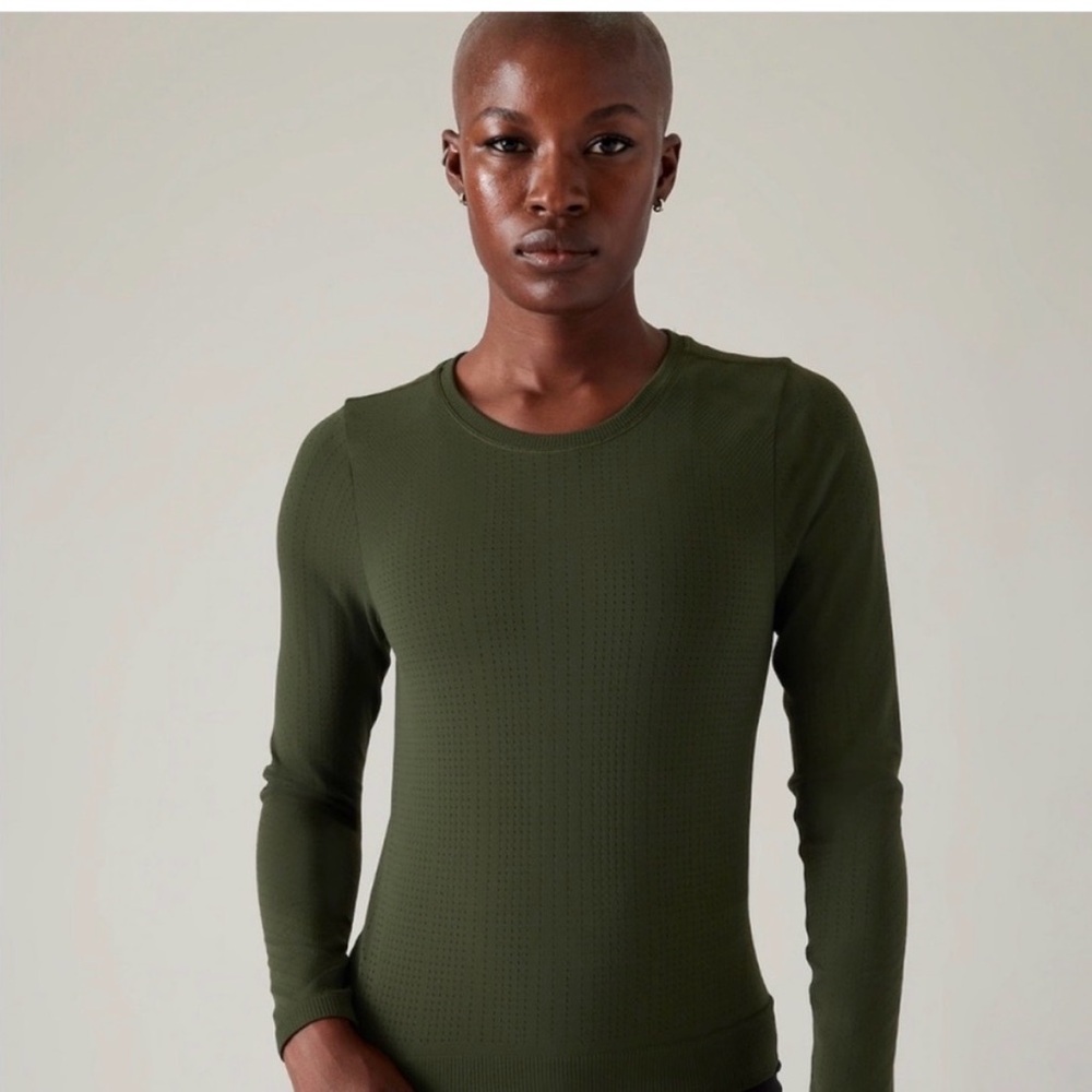 NWT Athleta long sleeve In Motion Seamless Top in Olive
